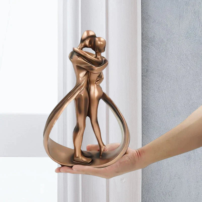 Romantic Lovers Embrace Statue